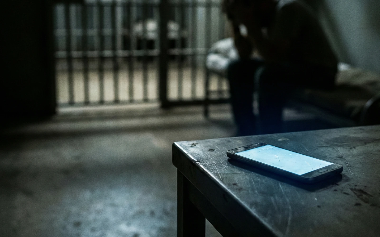 Mobil v cele předběžného zadržení