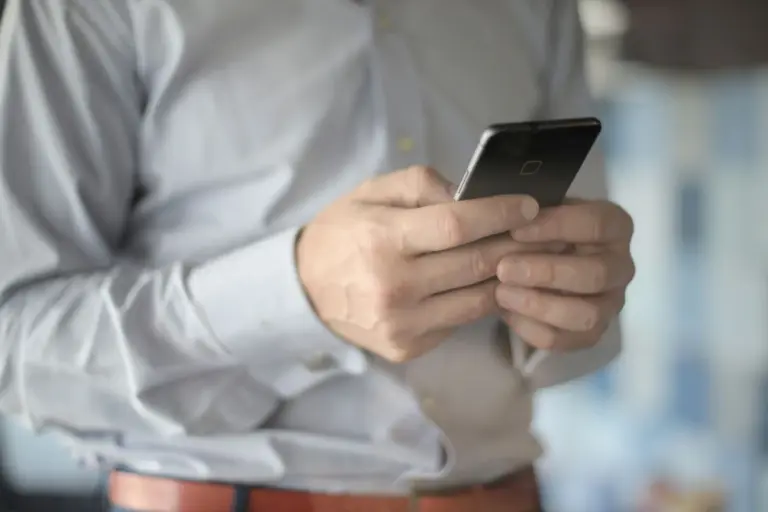 Mobilní telefon