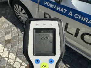 Výsledek dechové zkoušky 2,26 promile, kterou policisté provedli při kontrole v Chrudimi